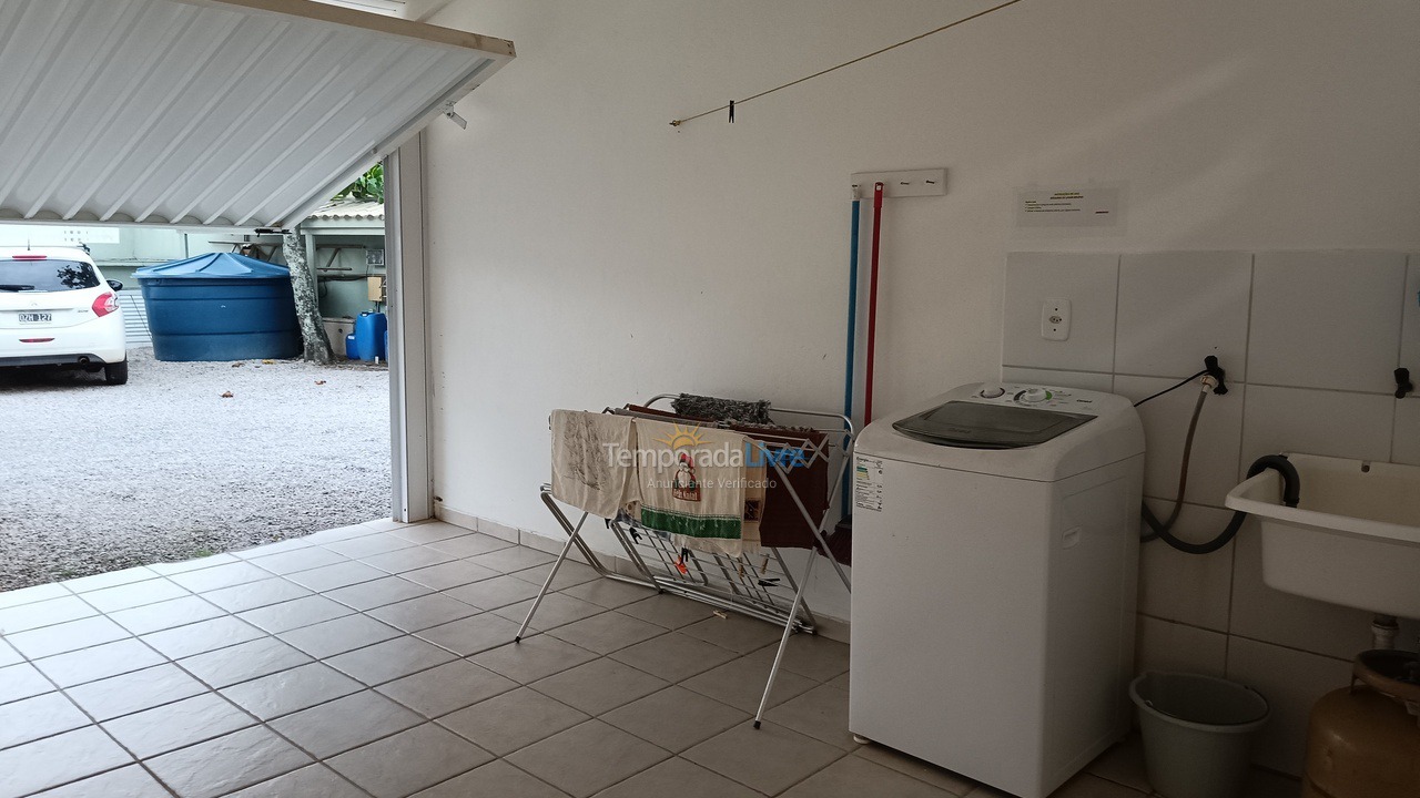 Casa para aluguel de temporada em Bombinhas (Canto Grande)