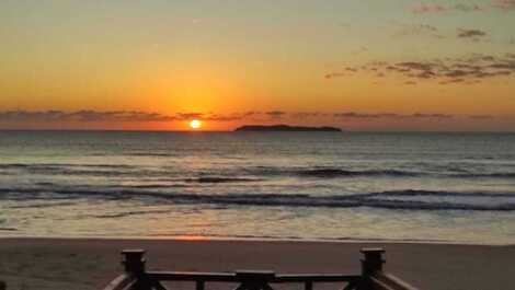 SOBRADO PÉ NA AREIA EM CANTO GRANDE - CASA 9