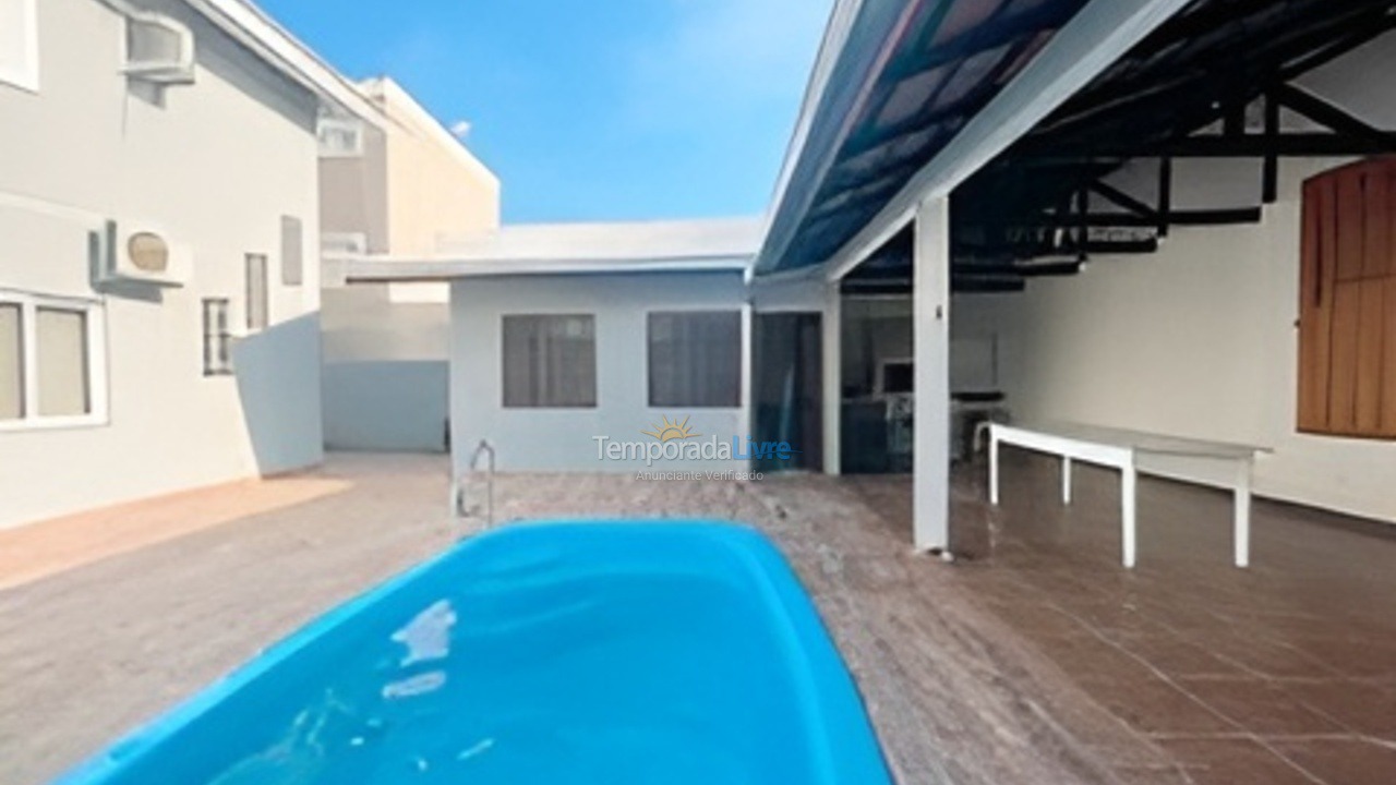 House for vacation rental in Itapoá (Itapema do Norte)