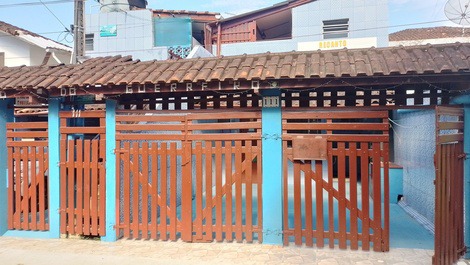 Casa com 2 quartos para alugar por temporada em Maresias.