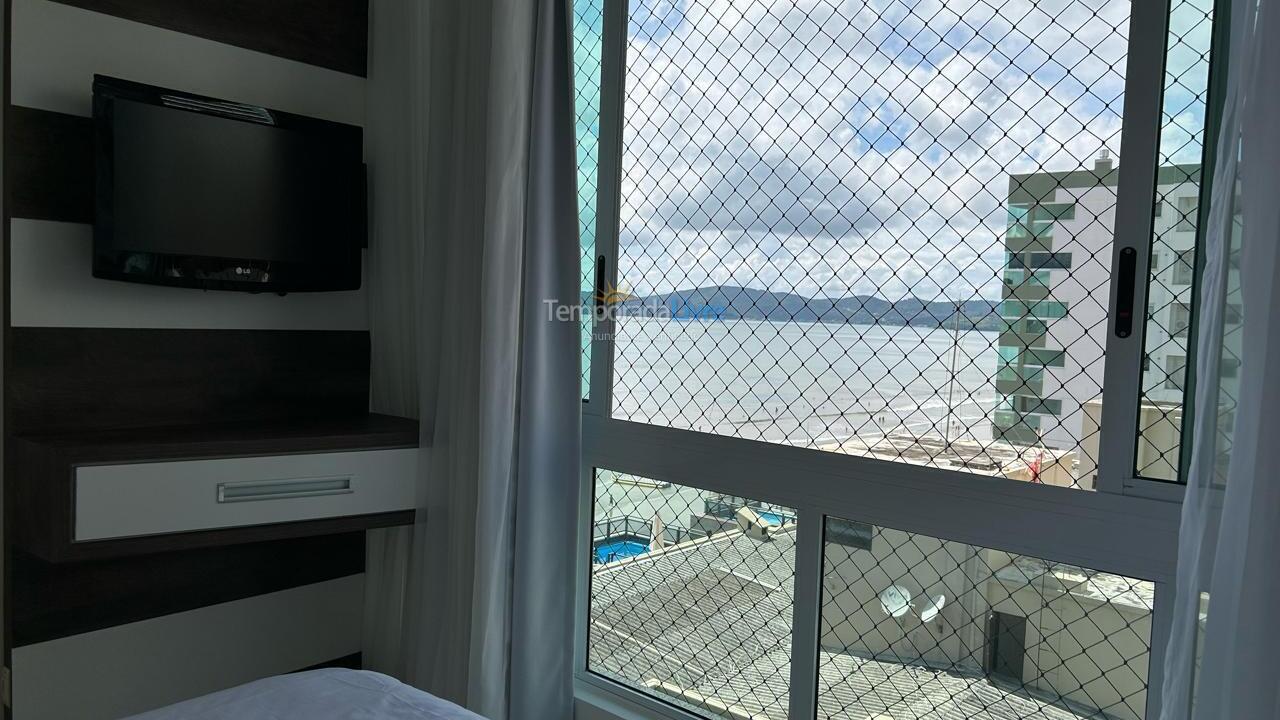Apartamento para aluguel de temporada em Itapema (Meia Praia)