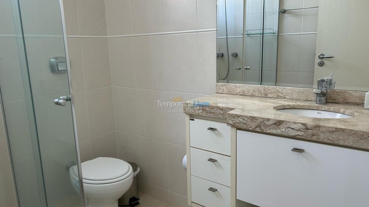 Apartamento para aluguel de temporada em Itapema (Meia Praia)