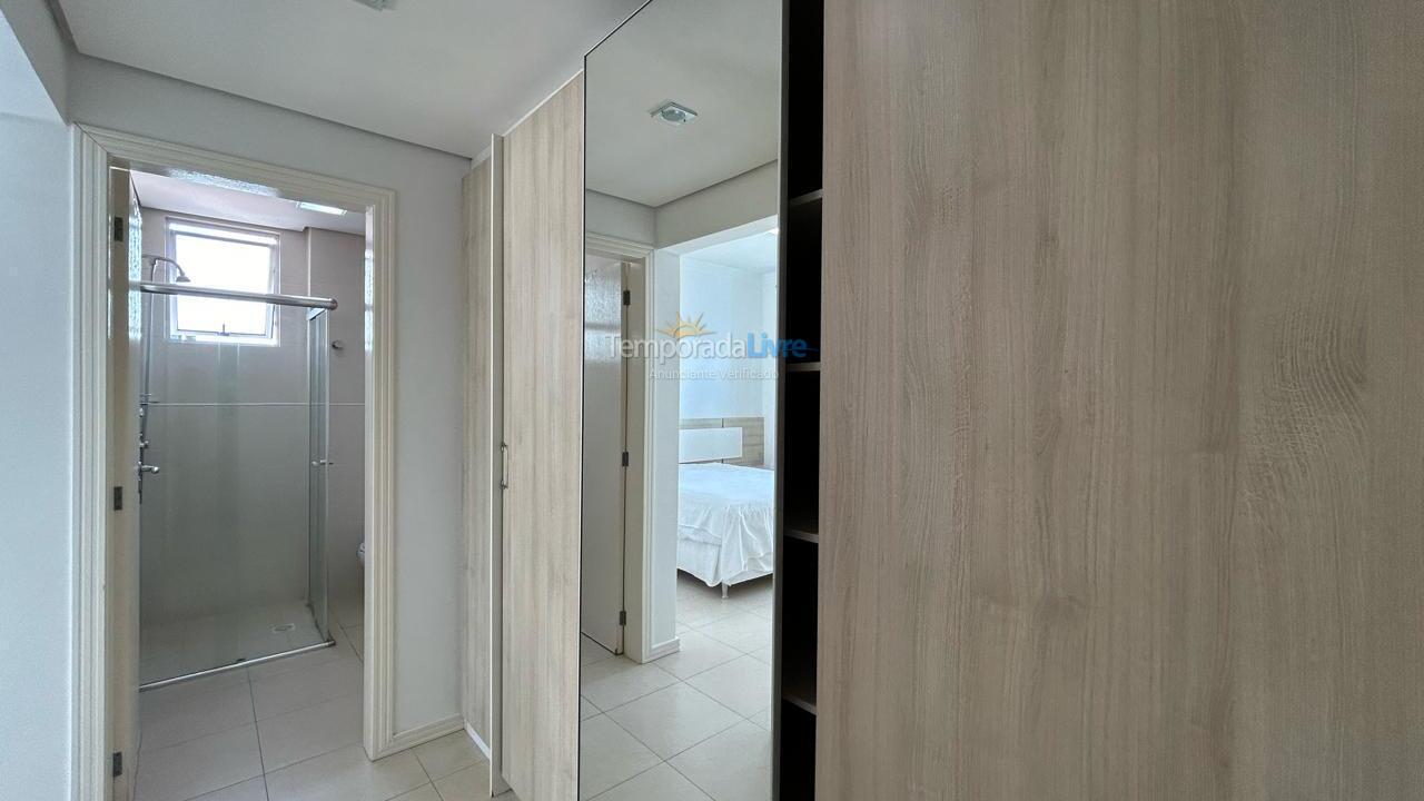 Apartamento para aluguel de temporada em Itapema (Meia Praia)