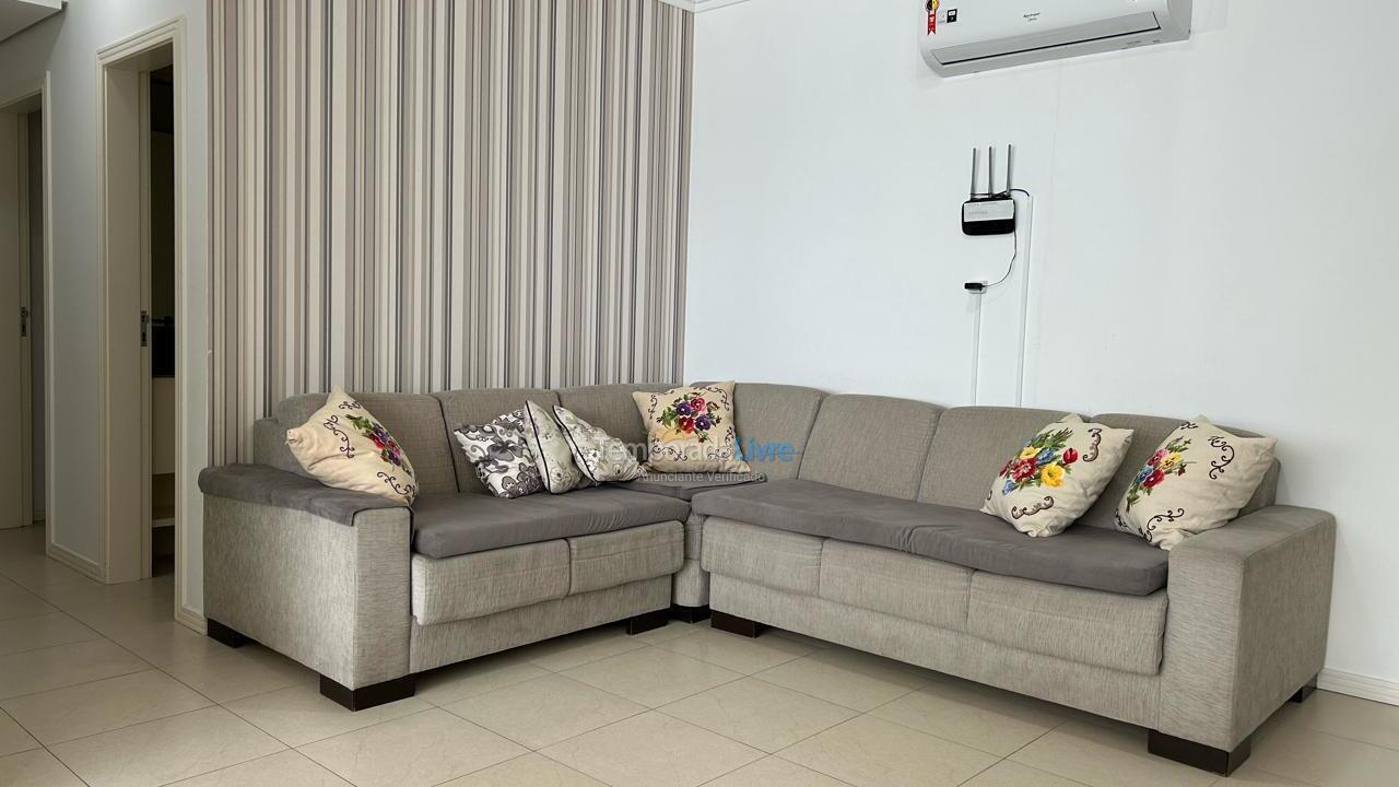 Apartamento para aluguel de temporada em Itapema (Meia Praia)