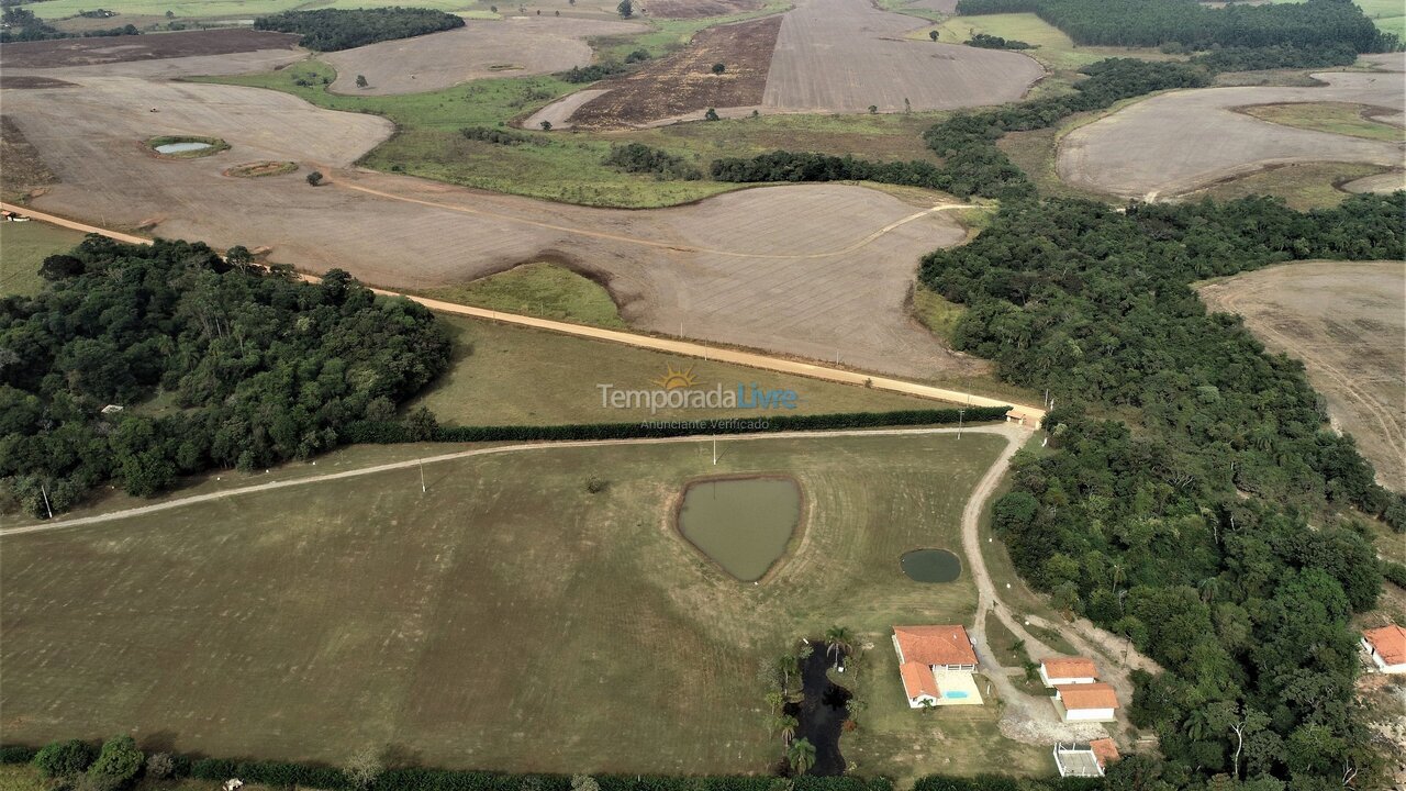 Casa para aluguel de temporada em Quadra (Aleluia Barreiro)