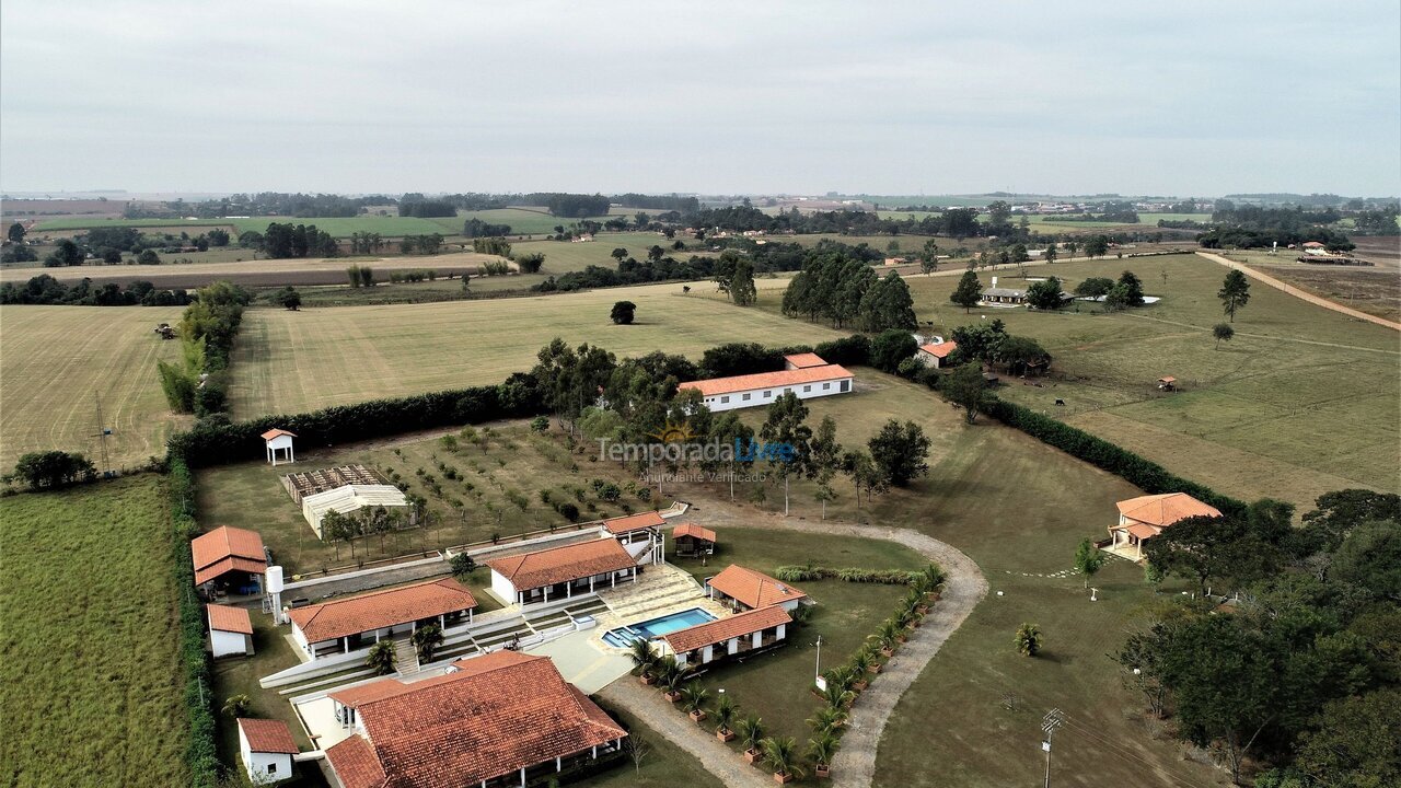 Casa para aluguel de temporada em Quadra (Aleluia Barreiro)