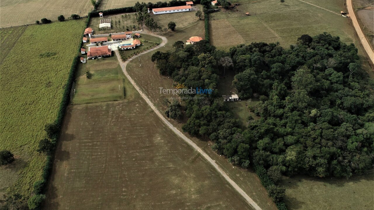 Casa para aluguel de temporada em Quadra (Aleluia Barreiro)