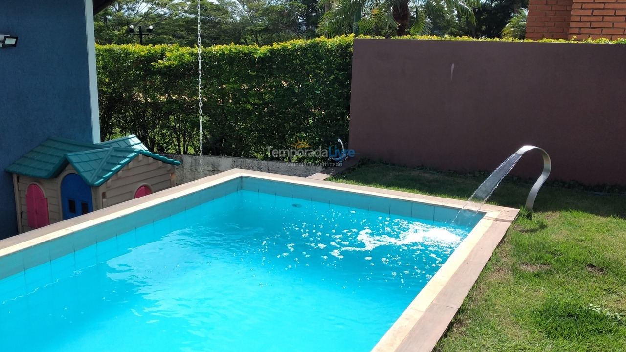 Casa para alquiler de vacaciones em Paranapanema (Riviera de Santa Cristina Xiii)