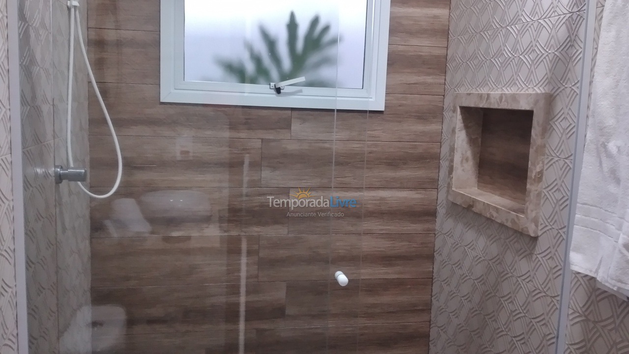 Casa para alquiler de vacaciones em Paranapanema (Riviera de Santa Cristina Xiii)