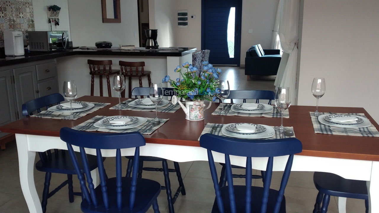 Casa para alquiler de vacaciones em Paranapanema (Riviera de Santa Cristina Xiii)