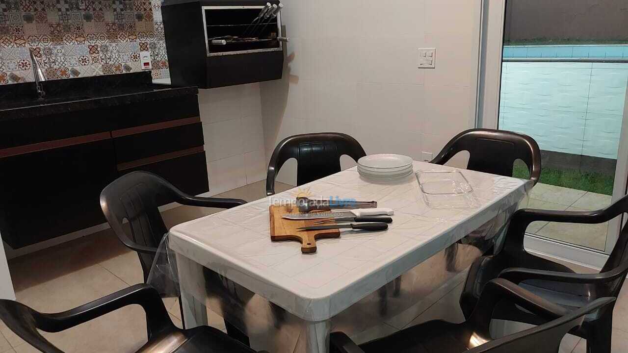 Casa para alquiler de vacaciones em Paranapanema (Riviera de Santa Cristina Xiii)