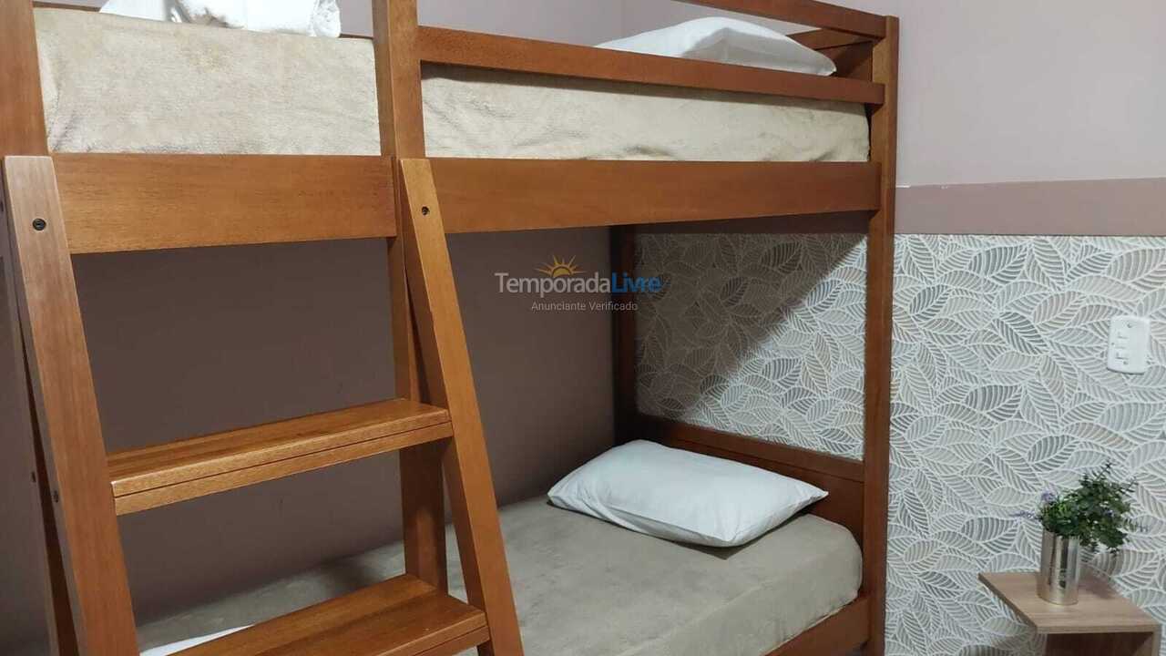 Casa para alquiler de vacaciones em Paranapanema (Riviera de Santa Cristina Xiii)