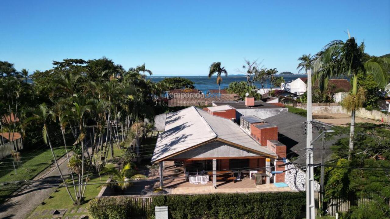 House for vacation rental in Matinhos (Praia Mansa Caioba)