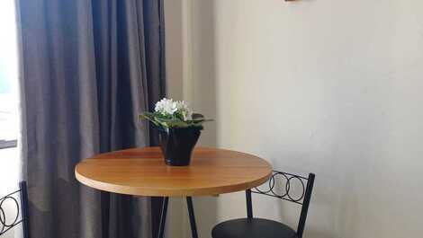 Bistrô para tomar uma café, cervejinha ou vinho admirando o mar.