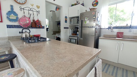 Excellent house with pool, gourmet area and 6 air conditioners