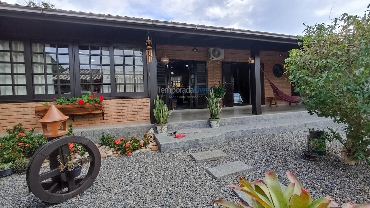 Casa para aluguel de temporada em Florianopolis (Praia dos Ingleses)