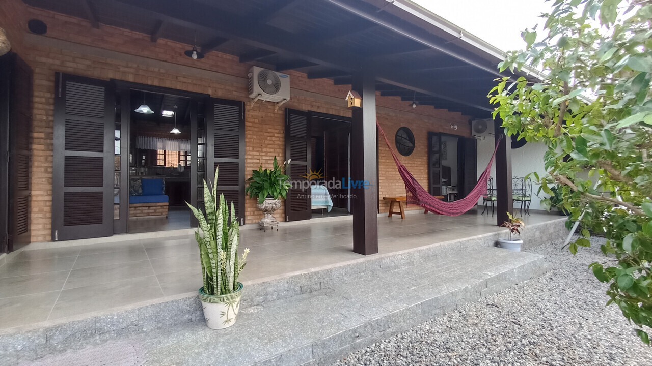Casa para aluguel de temporada em Florianopolis (Praia dos Ingleses)