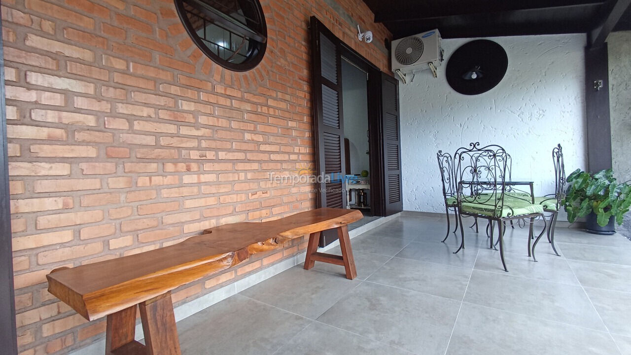 Casa para aluguel de temporada em Florianopolis (Praia dos Ingleses)