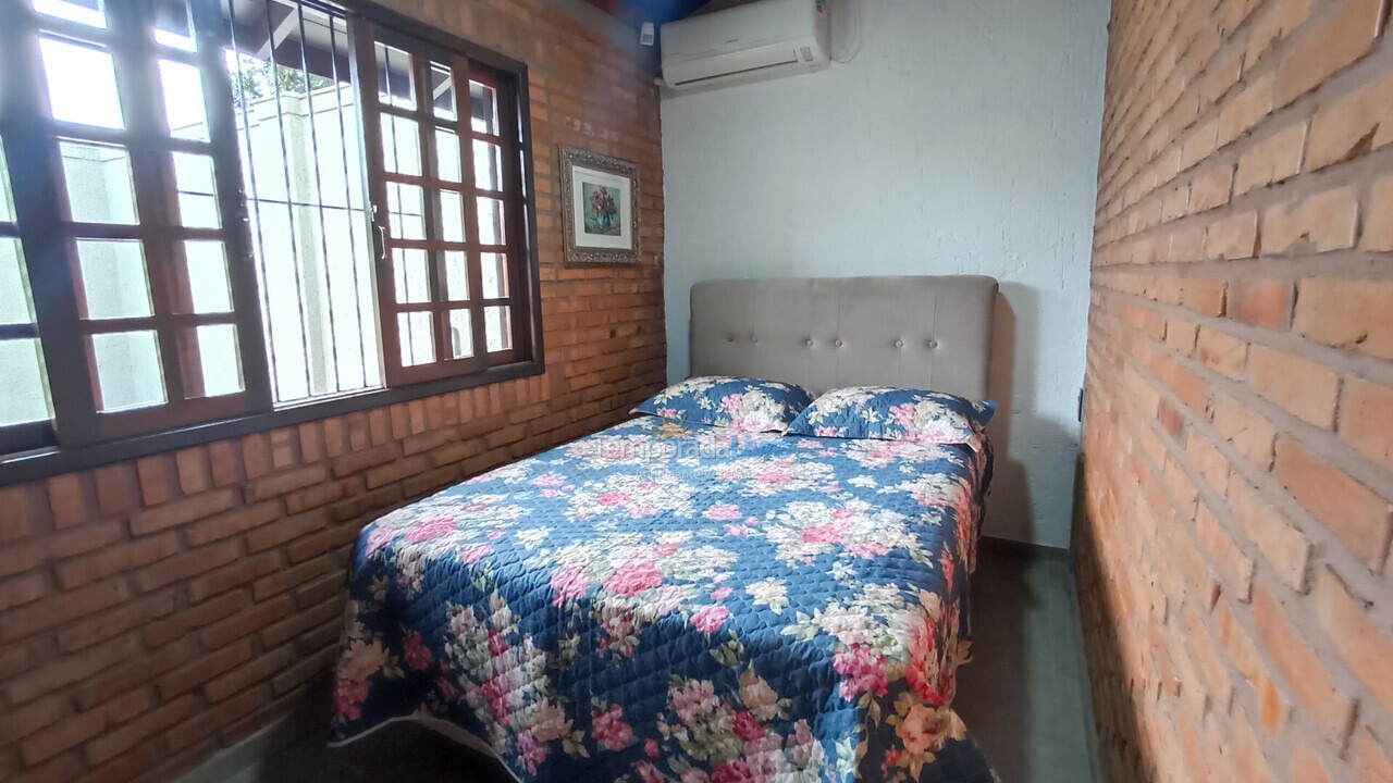 Casa para aluguel de temporada em Florianopolis (Praia dos Ingleses)