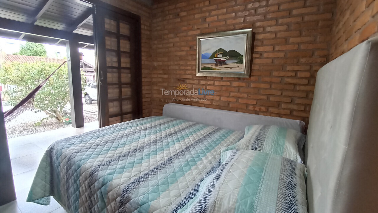 Casa para aluguel de temporada em Florianopolis (Praia dos Ingleses)