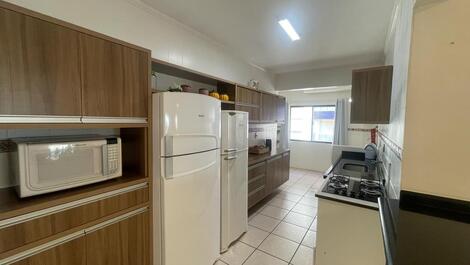 Apartamento quadra da praia com vista mar 2 suites + 2 vagas