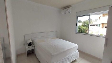 Excelente apartamento en alquiler con piscina y cerca del mar - SC