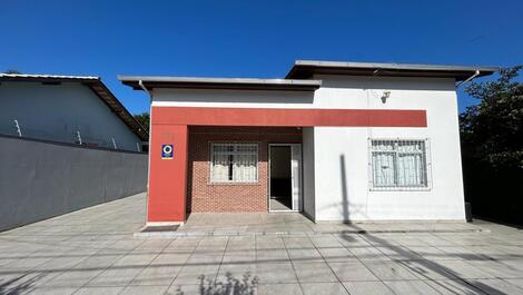 Beautiful 3 bedroom house with pool in Canasvieiras.