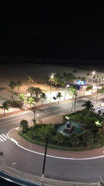 Apartamento com piscina e vista para o mar