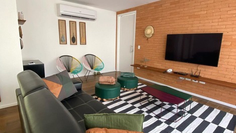 Triplex em condomínio pé na areia