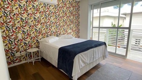 Triplex em condomínio pé na areia