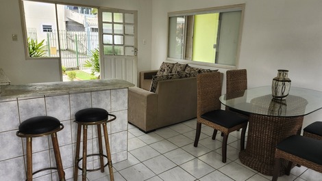 Sala de jantar/conjugate sala de estar/tv