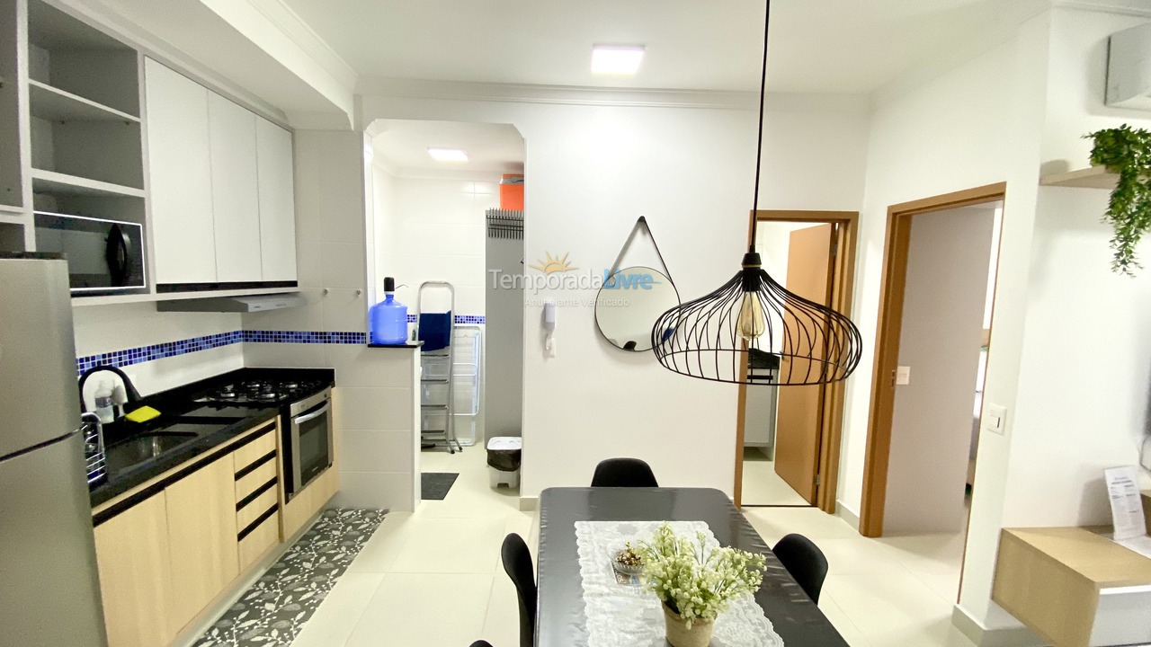 Apartamento para aluguel de temporada em Ubatuba (Praia das Toninhas)