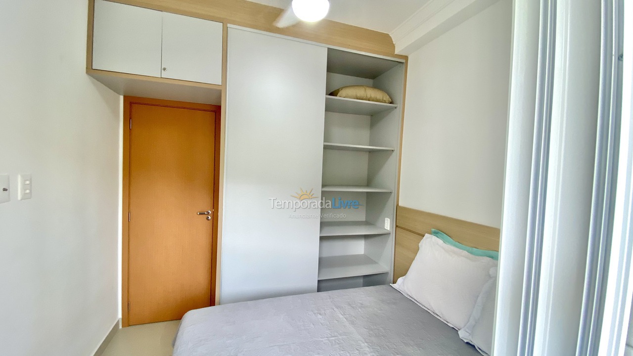 Apartamento para aluguel de temporada em Ubatuba (Praia das Toninhas)