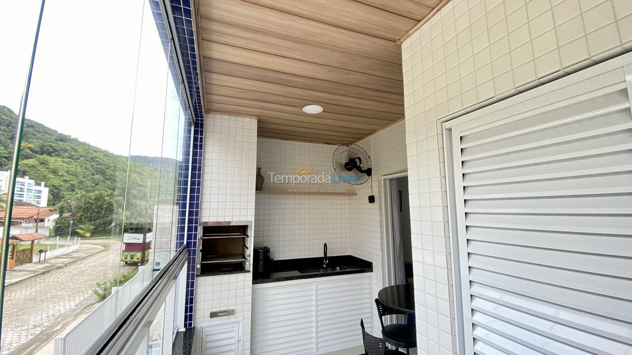 Apartamento para aluguel de temporada em Ubatuba (Praia das Toninhas)