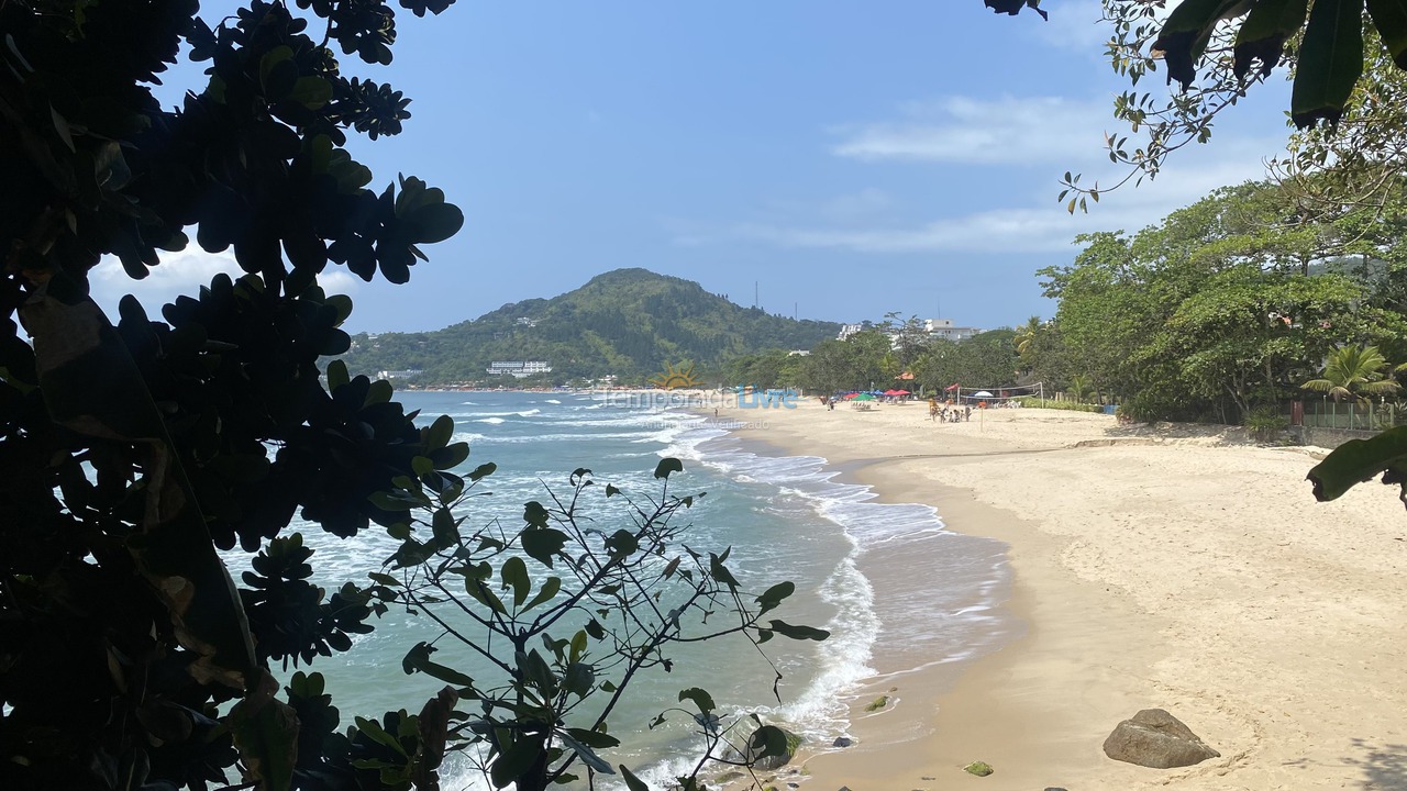 Apartamento para aluguel de temporada em Ubatuba (Praia das Toninhas)