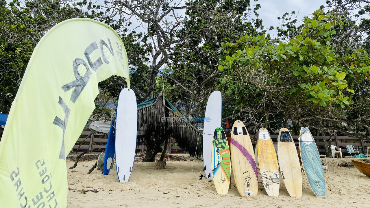 Apartamento para aluguel de temporada em Ubatuba (Praia das Toninhas)