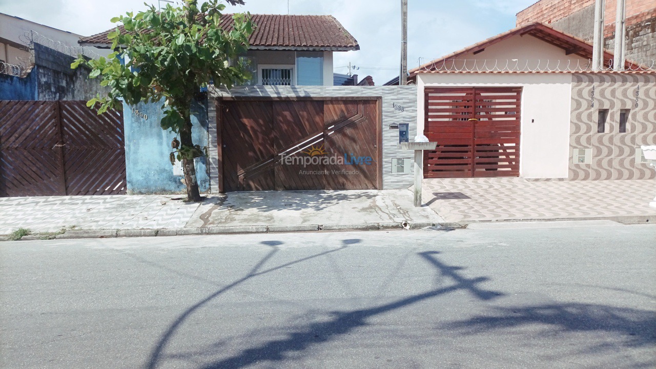 Casa para aluguel de temporada em Mongaguá (Mongaguá)