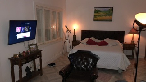 Lindo sítio entre secretário e Sebollas