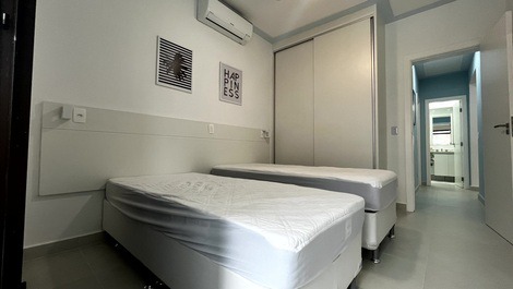 Apartamento pé na areia 05 pessoas impecável, Riviera de São Lourenço