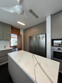 CASA MARAVILHOSA NA PRAIA DA BALEIA PÉ NA AREIA