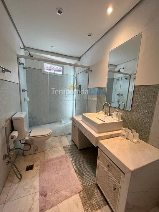 Casa para aluguel de temporada em São Sebastião (Praia da Baleia)