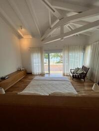 CASA MARAVILHOSA NA PRAIA DA BALEIA PÉ NA AREIA