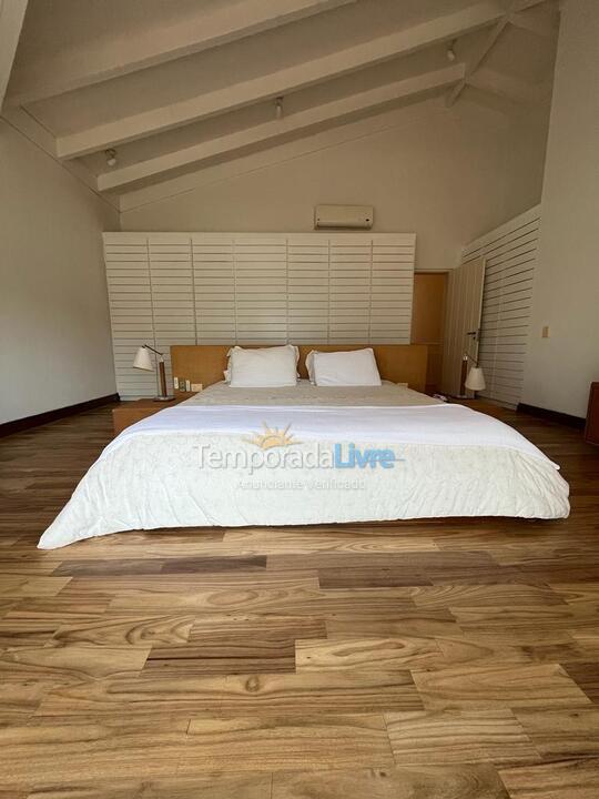 Casa para aluguel de temporada em São Sebastião (Praia da Baleia)