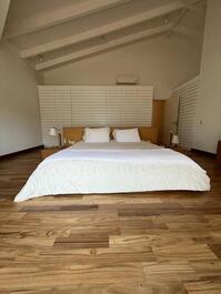 CASA MARAVILHOSA NA PRAIA DA BALEIA PÉ NA AREIA