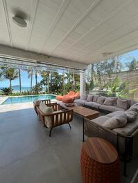 CASA MARAVILHOSA NA PRAIA DA BALEIA PÉ NA AREIA