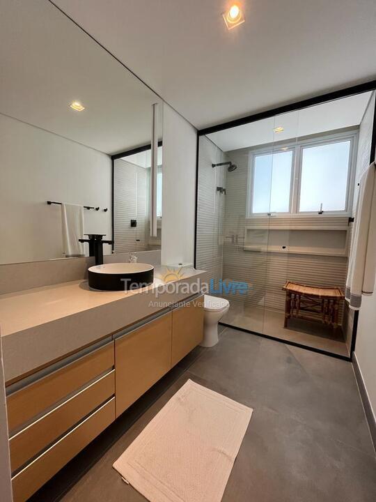 Casa para aluguel de temporada em São Sebastião (Praia da Baleia)