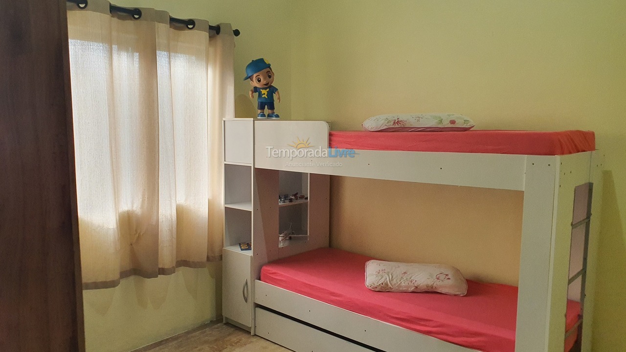 Casa para aluguel de temporada em Balneário Gaivota (Village Dunas I)