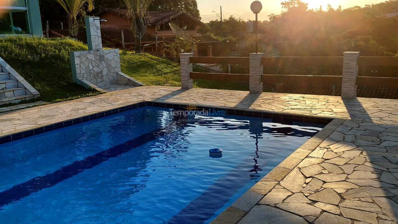 Granja para alquiler de vacaciones em Mairinque (Condomínio Porta do Sol)