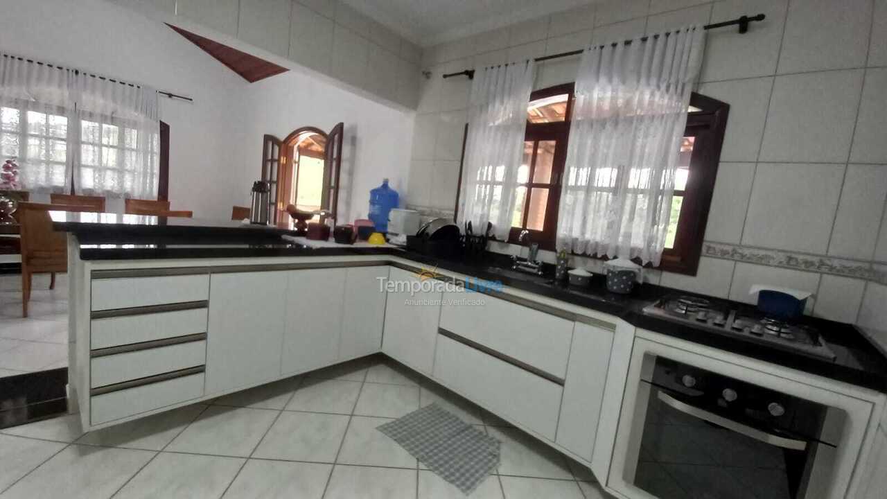 Granja para alquiler de vacaciones em Mairinque (Condomínio Porta do Sol)