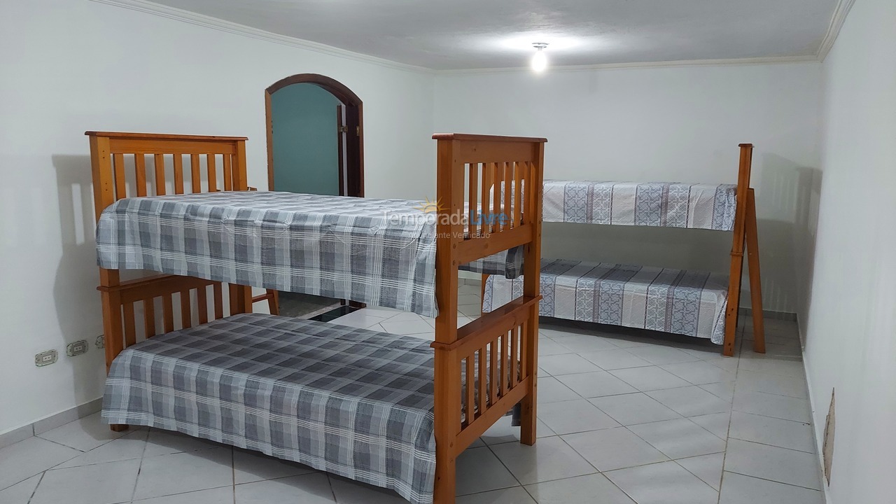 Granja para alquiler de vacaciones em Mairinque (Condomínio Porta do Sol)